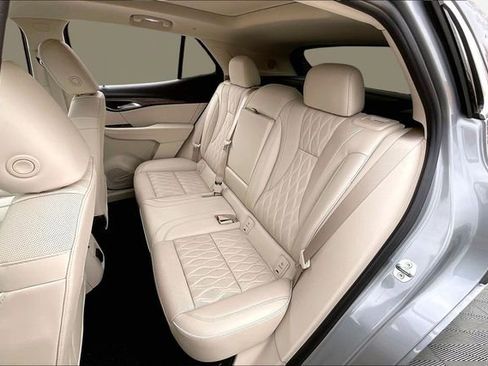 Used 2023 Buick Envision Avenir image 16