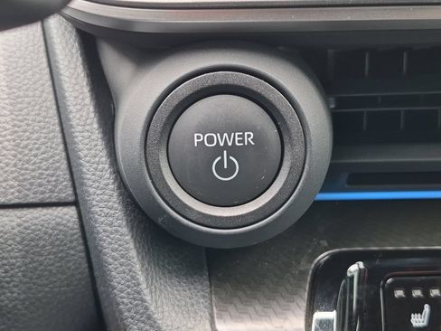 Used 2025 Toyota Prius FWD image 19