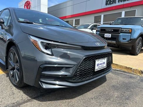 Used 2026 Toyota Corolla SE w/ SE Premium Package AWD/4WD image 4