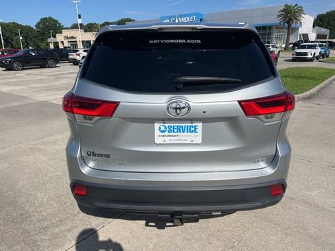 Used 2019 Toyota Highlander XLE FWD image 5