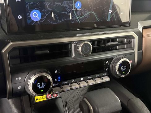 Used 2025 Toyota 4Runner Limited image 34