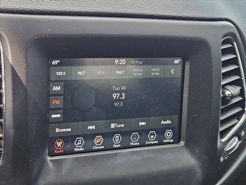 Used 2020 Jeep Compass Latitude image 13