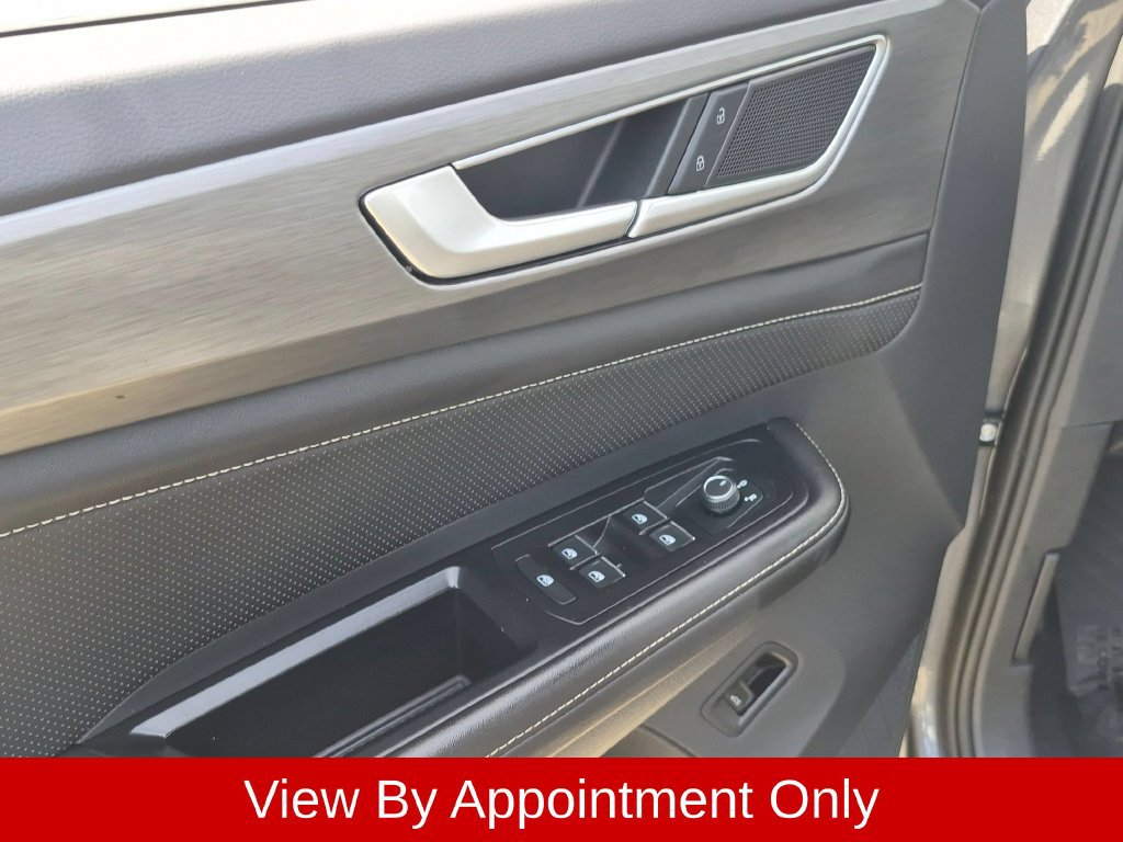 Used 2025 Volkswagen Atlas Cross Sport SE FWD image 21