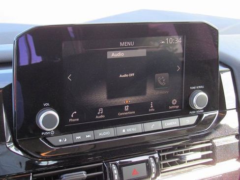 Used 2025 Nissan Pathfinder SV AWD/4WD image 17