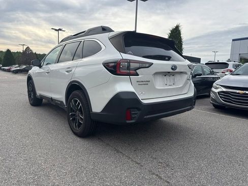 Used 2022 Subaru Outback Premium AWD/4WD image 3