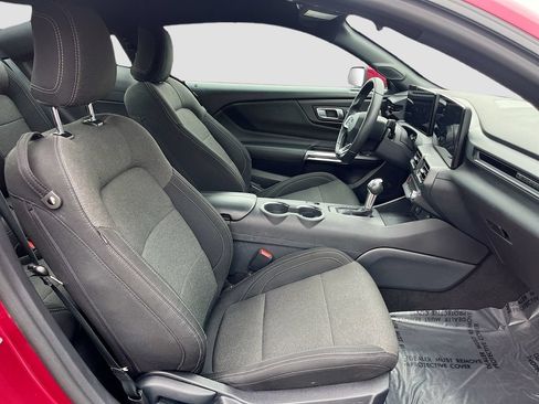 Used 2025 Ford Mustang Coupe RWD image 25