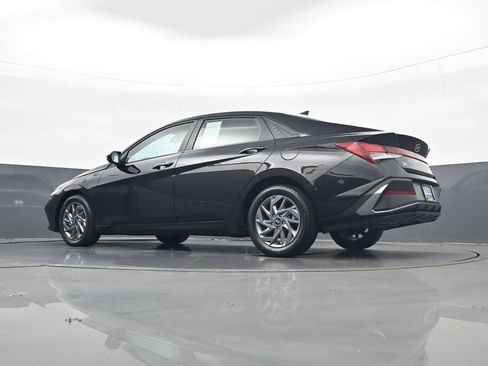 Certified 2024 Hyundai Elantra SEL FWD image 27
