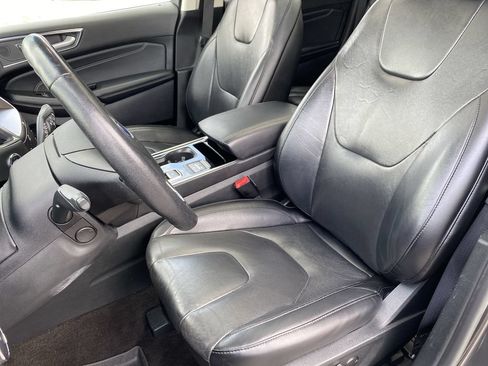Used 2020 Ford Edge Titanium w/ Equipment Group 301A FWD image 20