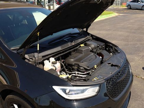Used 2025 Chrysler Pacifica Limited FWD image 60