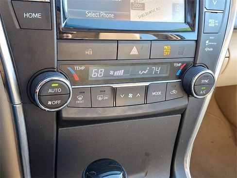 Used 2015 Toyota Camry XLE image 16
