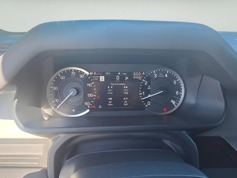 Used 2023 Land Rover Defender 130 X-Dynamic SE AWD/4WD image 22