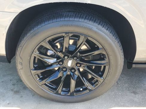 Used 2025 Cadillac Escalade ESV Sport Platinum w/ LPO, Floor Liner Package AWD/4WD image 7
