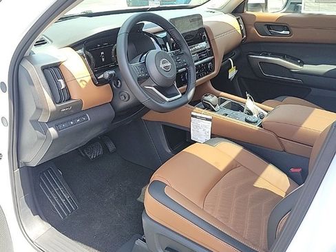 Certified 2025 Nissan Pathfinder Platinum w/ Cargo Package image 19