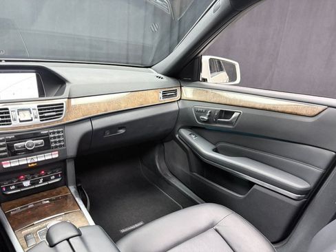 Used 2015 Mercedes-Benz E 350 4MATIC Sedan image 36