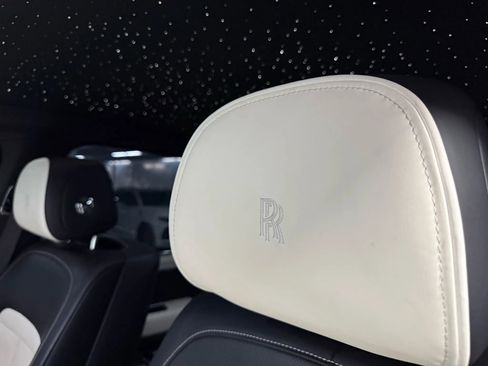 Used 2022 Rolls-Royce Cullinan Black Badge w/ Dark Exterior Package image 36