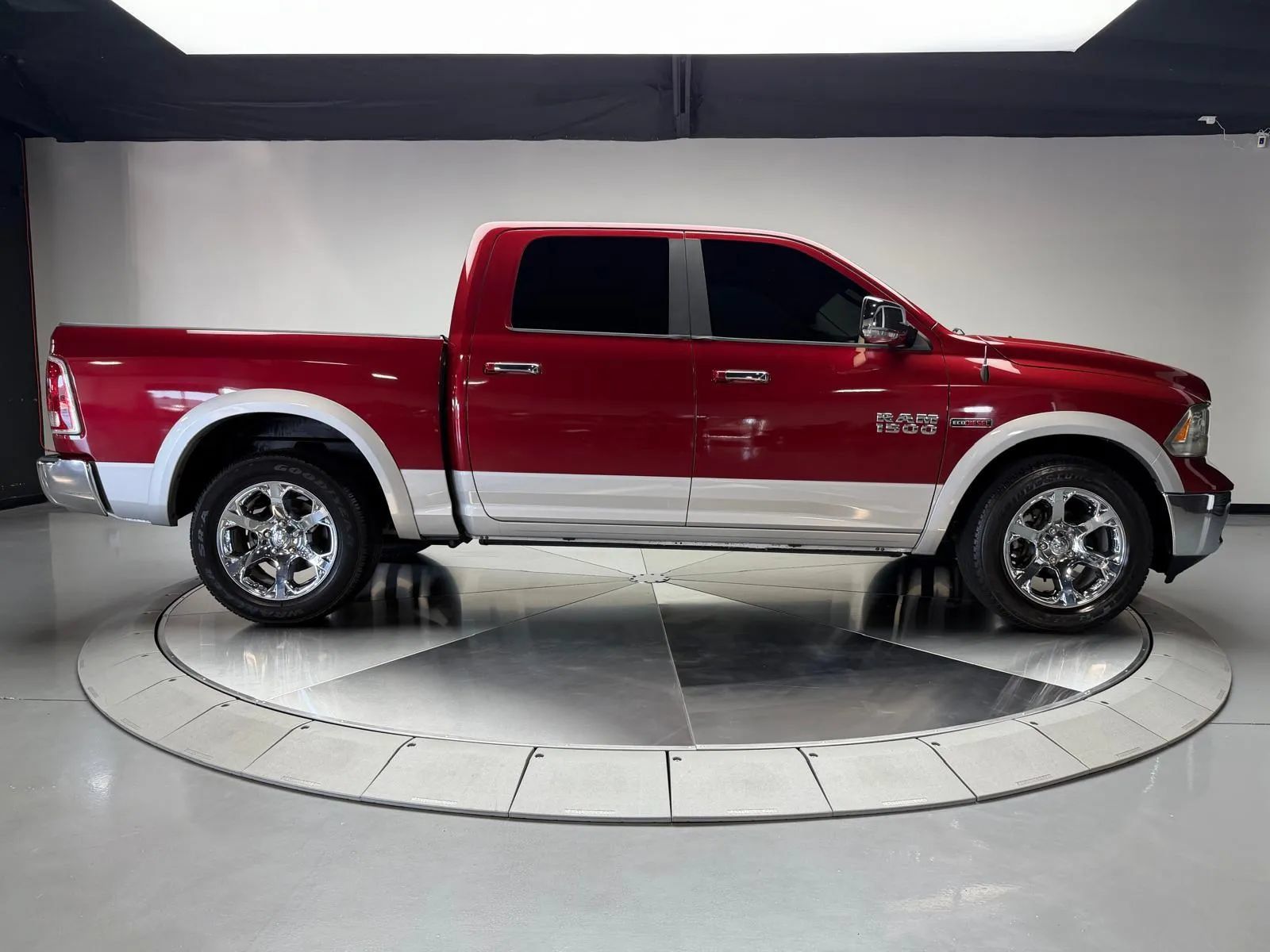Used 2014 RAM 1500 Laramie RWD image 6