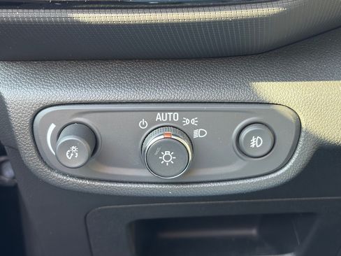 Used 2023 Chevrolet TrailBlazer LT FWD image 10