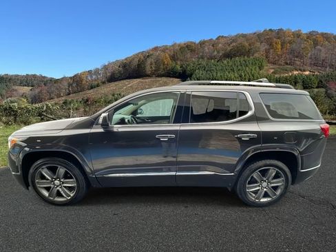 Used 2017 GMC Acadia Denali w/ Technology Package image 4