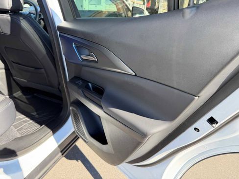 New 2026 Chevrolet Equinox EV LT image 13