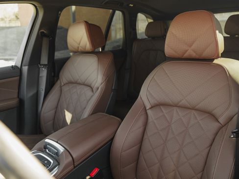 Used 2026 BMW X5 M60i image 21