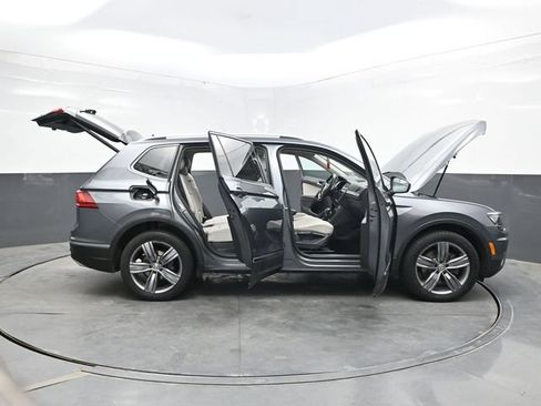 Used 2018 Volkswagen Tiguan SEL Premium AWD/4WD image 51
