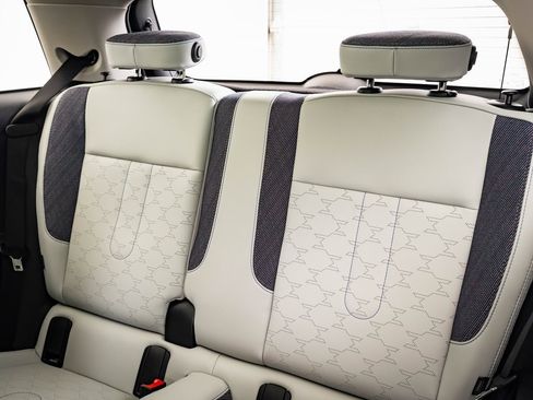 Certified 2025 MINI Cooper S image 33