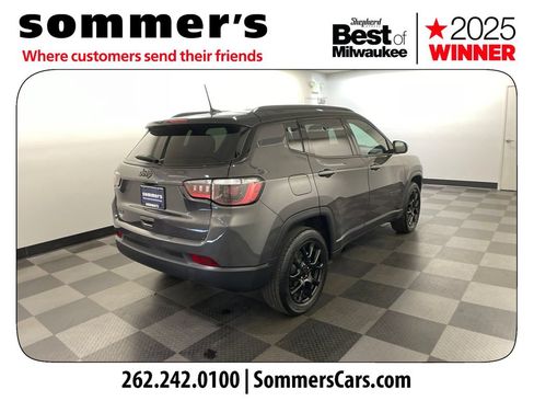 Used 2024 Jeep Compass Latitude w/ Convenience Group AWD/4WD image 5