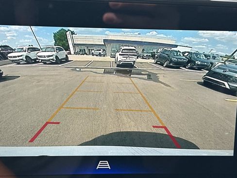 Certified 2024 Chevrolet Trax RS w/ Sunroof Package FWD image 27