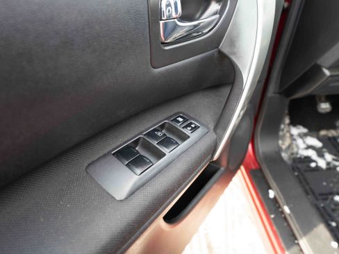 Used 2009 Nissan Rogue SL w/ Premium Pkg image 7