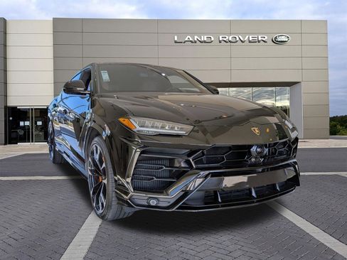 Used 2022 Lamborghini Urus AWD/4WD image 3