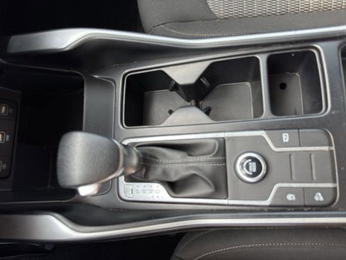 Used 2022 Kia Sorento LX FWD image 2