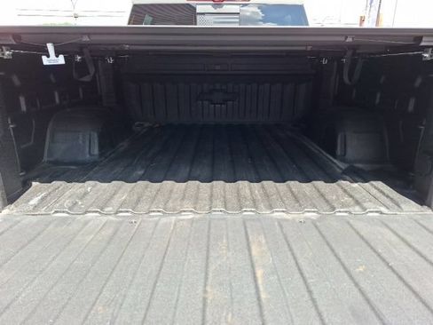 Used 2025 Chevrolet Silverado 1500 High Country w/ Technology Package AWD/4WD image 32