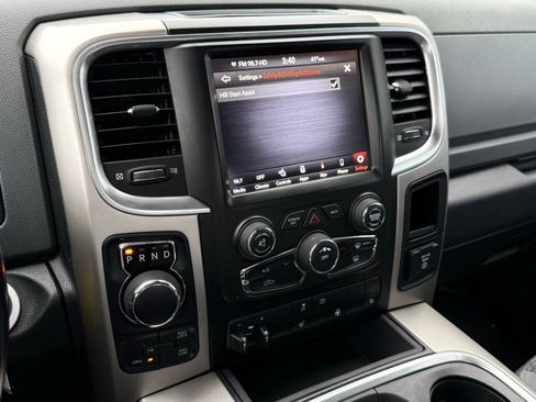 Used 2018 RAM 1500 SLT AWD/4WD image 38