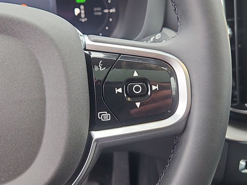 Used 2025 Volvo XC60 T8 Plus w/ Climate Package image 19