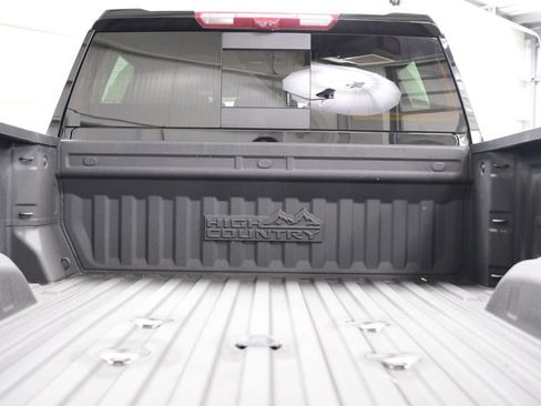 Used 2024 Chevrolet Silverado 2500 High Country w/ Technology Package AWD/4WD image 27