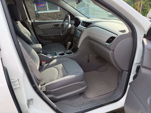 Used 2015 Chevrolet Traverse LS AWD/4WD image 6