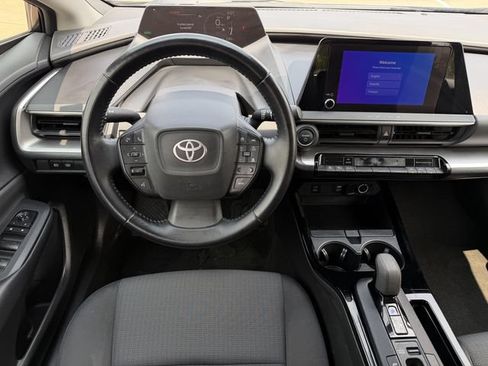 Used 2024 Toyota Prius LE FWD image 10