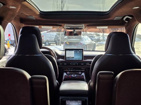 Used 2023 Lincoln Aviator Black Label w/ Dynamic Handling Package image 26