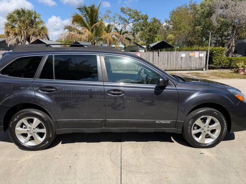 Used 2013 Subaru Outback 2.5i Limited w/ Moonroof Pkg image 6