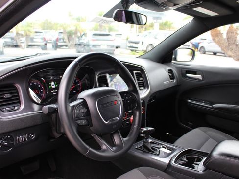 Used 2018 Dodge Charger SXT w/ Blacktop Package image 16
