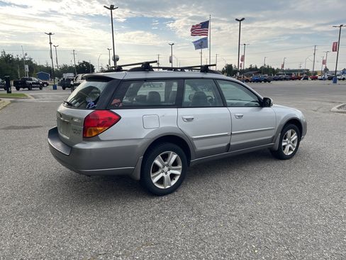 Used 2005 Subaru Outback 2.5XT Limited AWD/4WD image 4