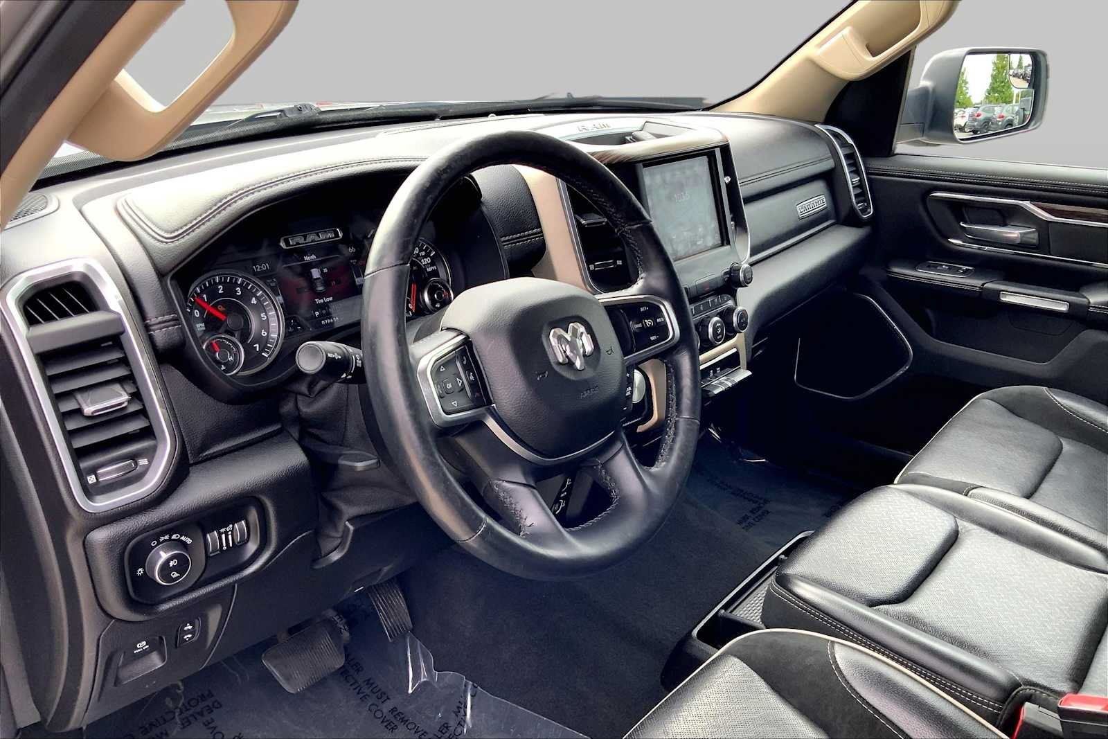 Used 2019 RAM 1500 Laramie AWD/4WD image 16