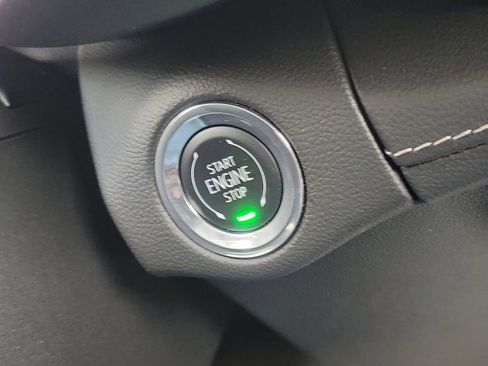 Used 2023 Buick Envision Essence image 23