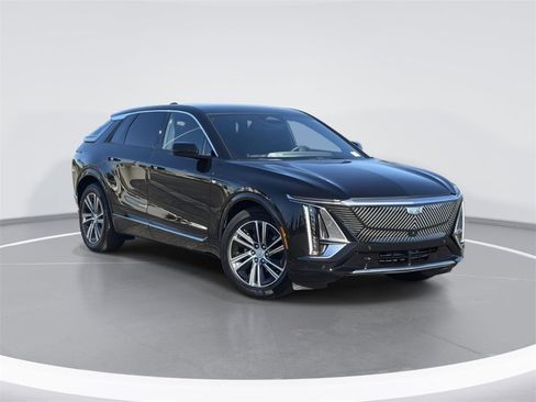 Used 2025 Cadillac Lyriq Luxury image 1
