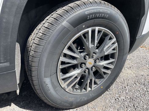 Used 2025 Chevrolet Traverse LT w/ LPO, Floor Liner Package image 6