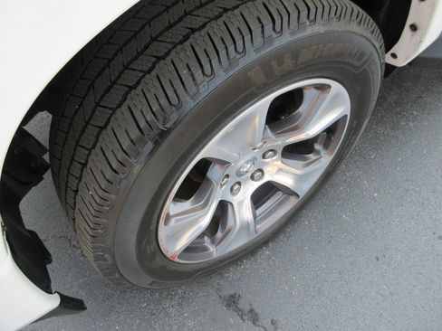 Used 2022 RAM 1500 Laramie w/ Sport Appearance Package AWD/4WD image 14