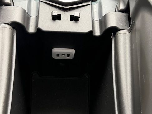 Used 2020 Buick Envision Essence FWD image 16