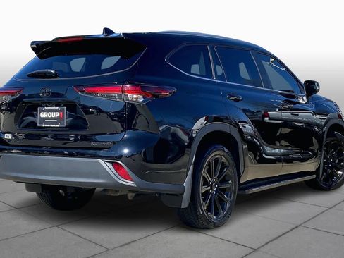 Used 2024 Toyota Highlander XLE image 13