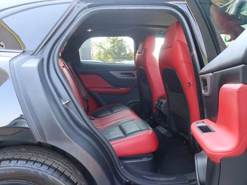 Used 2019 Jaguar F-PACE S AWD/4WD image 21