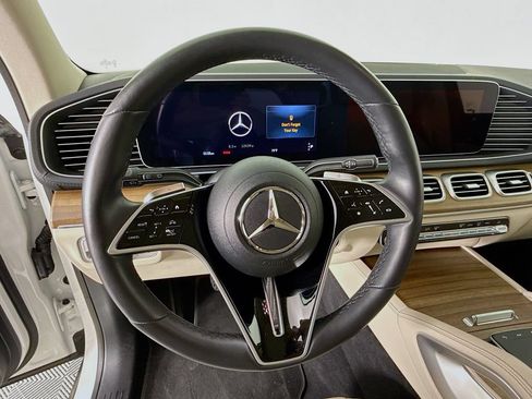Used 2024 Mercedes-Benz GLS 450 4MATIC image 12